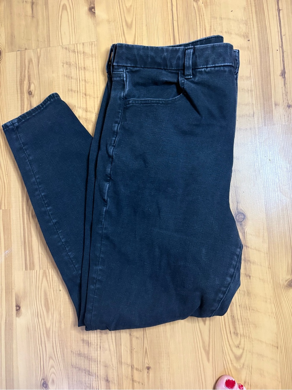 American Eagle Outfitters Women's Slim Straight Black Jeans